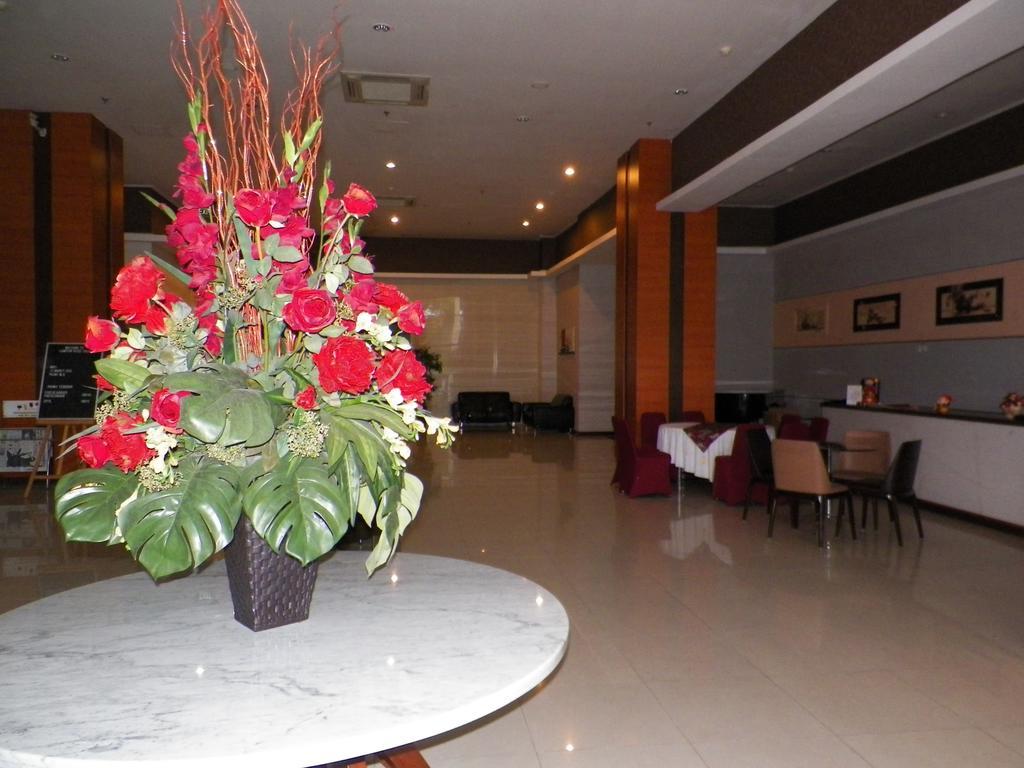 Lampion Hotel Solo Экстерьер фото